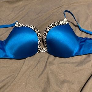 Victoria secrets 34B bra